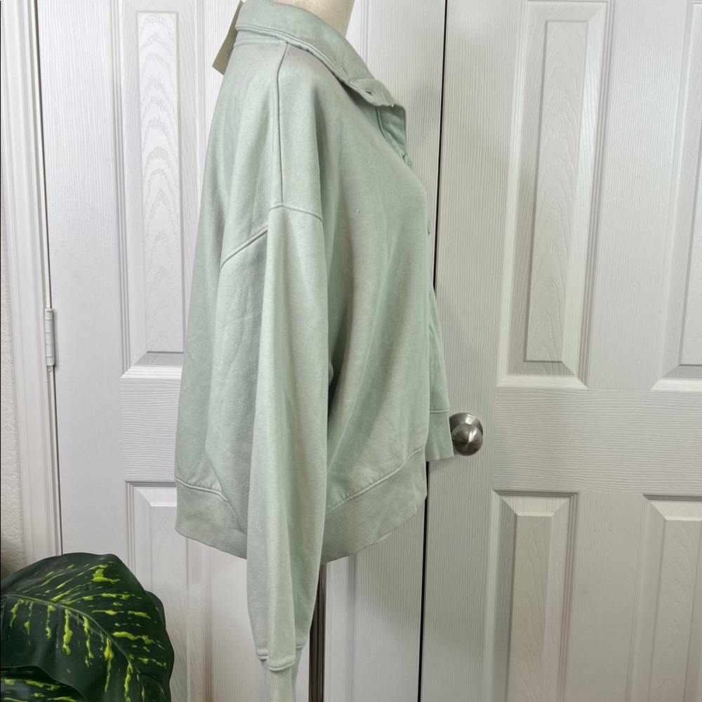 Universal Thread - Women's Button-Front Pullover Sweatshirt Size XL - Picture 8 of 9